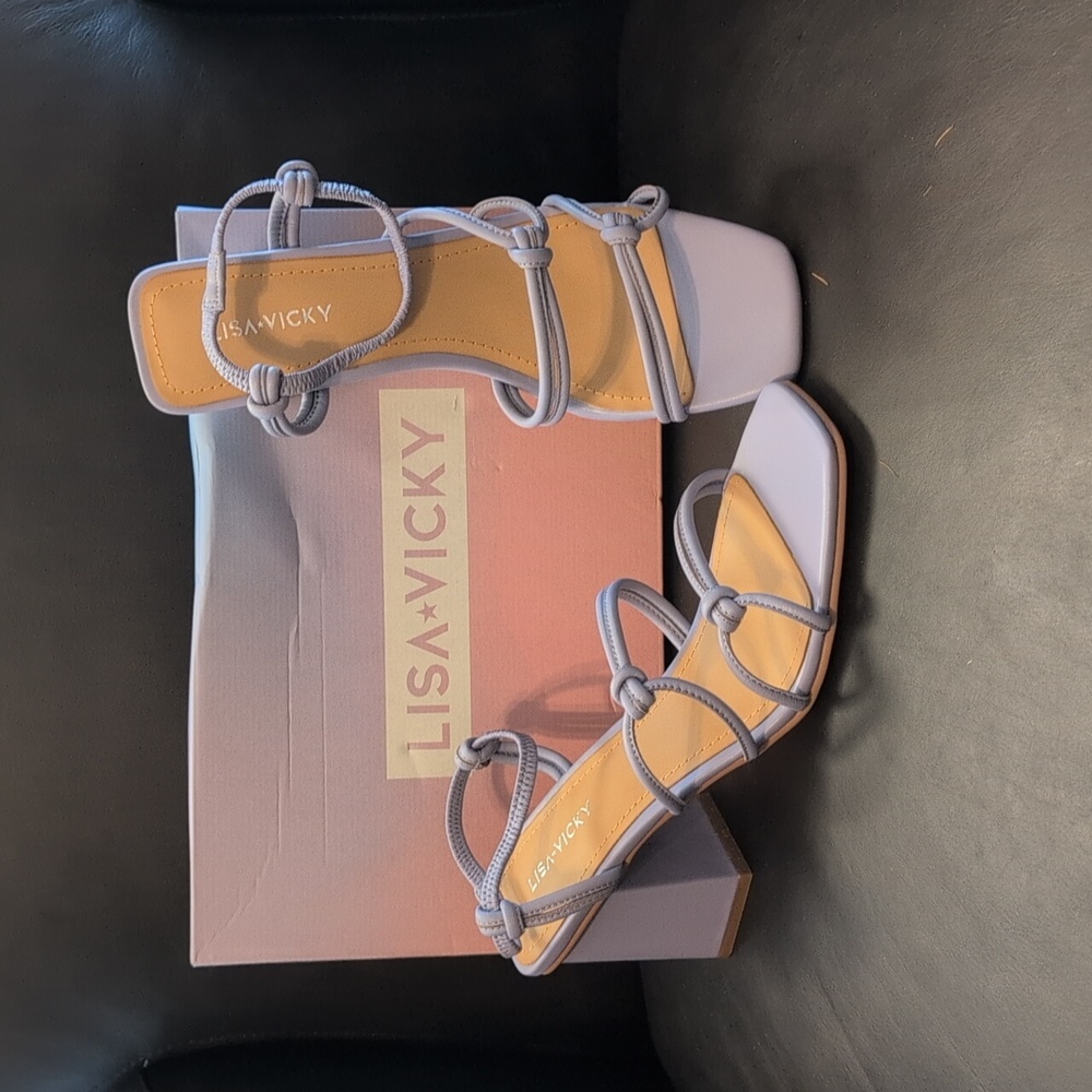 NWT Lisa Vicky Abloom Sandals, 8